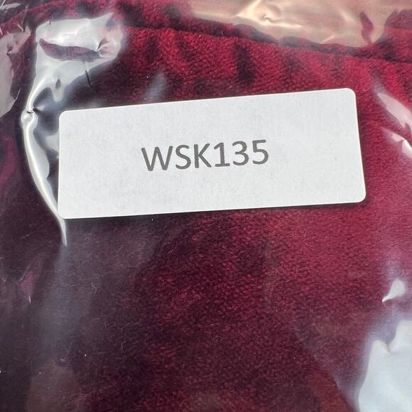 Free People Crimson Red Velvet Seamed Mini Skirt Rear Zip Button Waist Size 26 - Picture 11 of 11